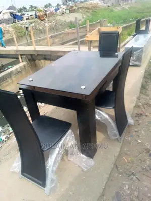 Brand New Dining Table HDF Wood for the Table
