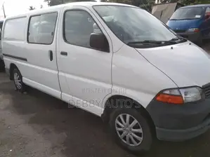 Toyota HiAce 2006 White