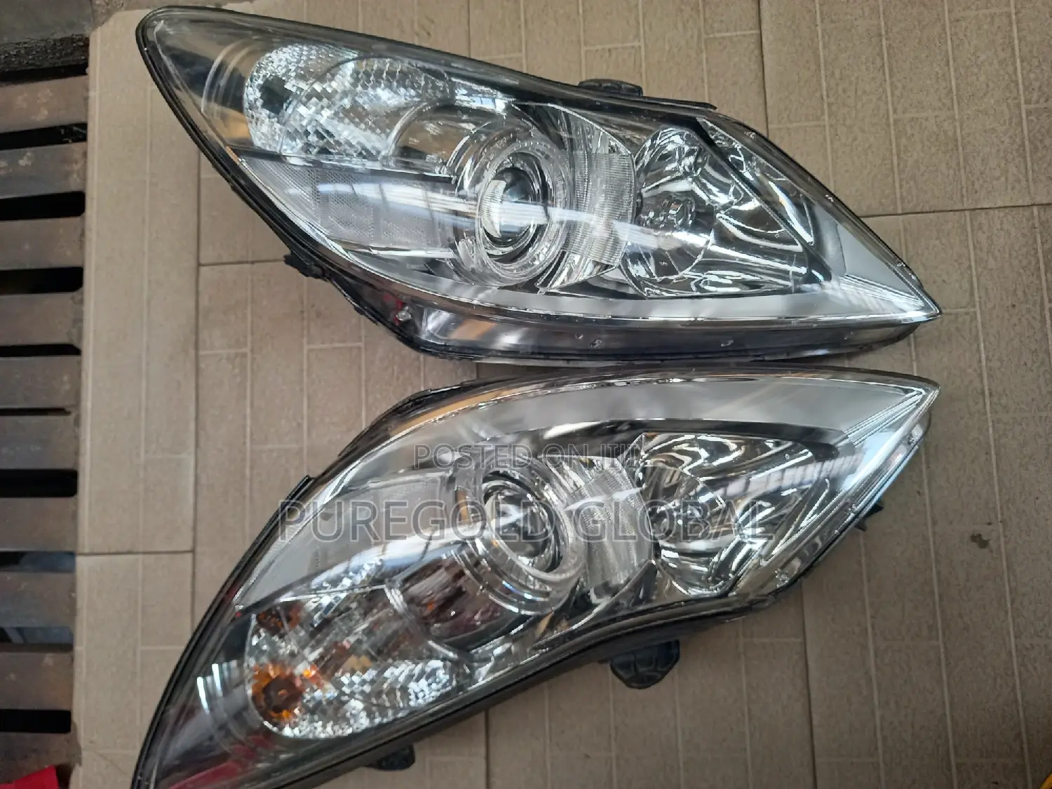 Hyundai Genesis Headlamp 2010