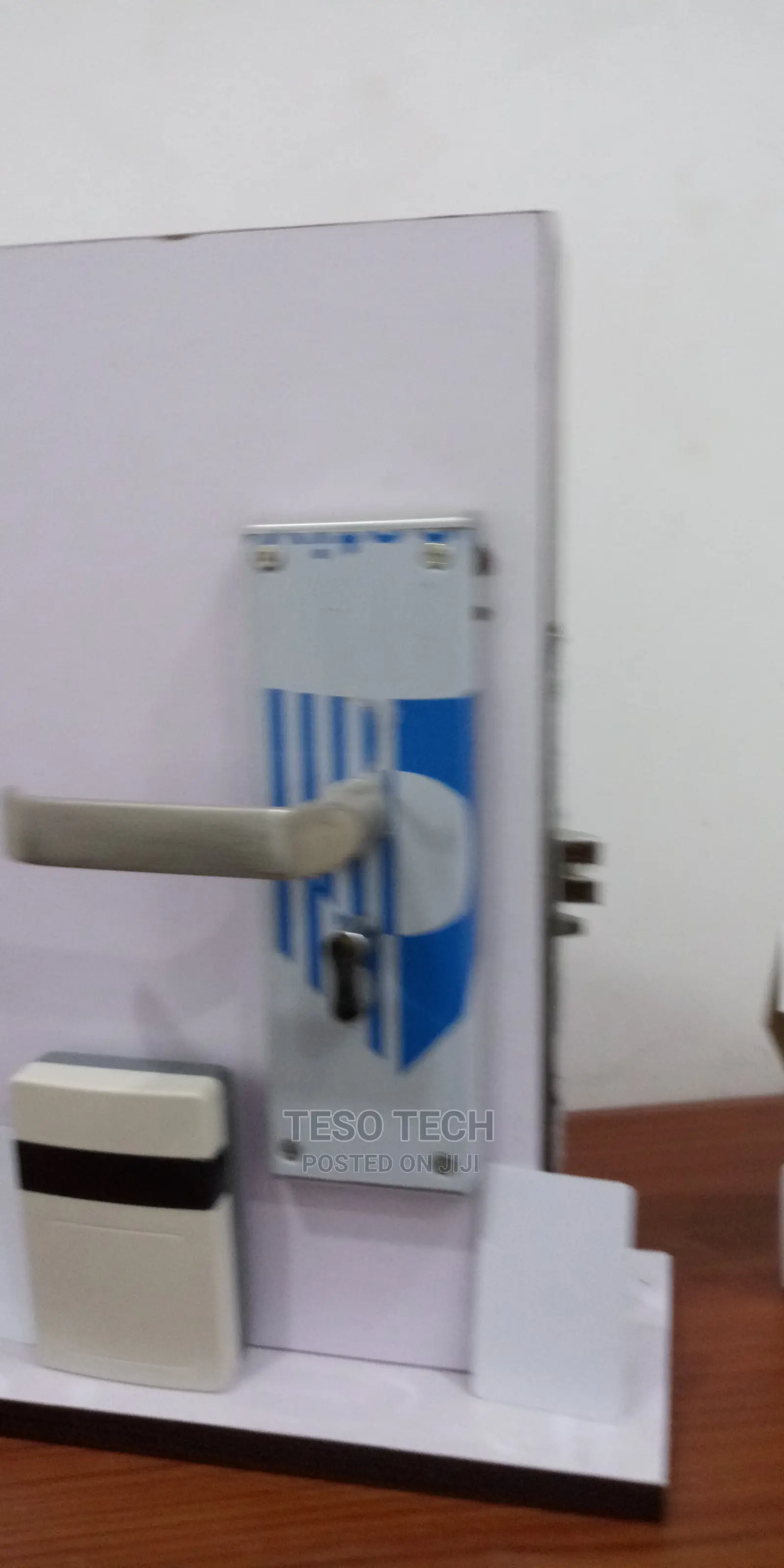 Automatic Access Card Lock by Teso Tech