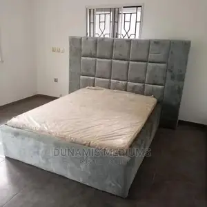 Dee's Bedframe