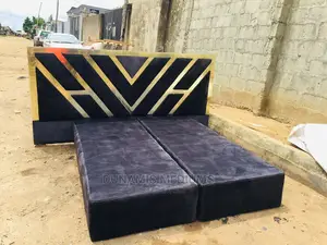 Dee's Bedframe.