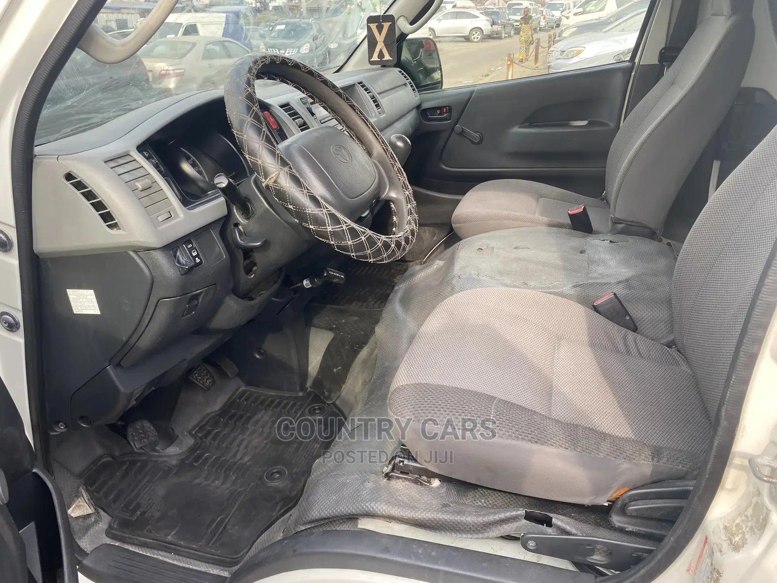 Toyota HiAce 2012 White