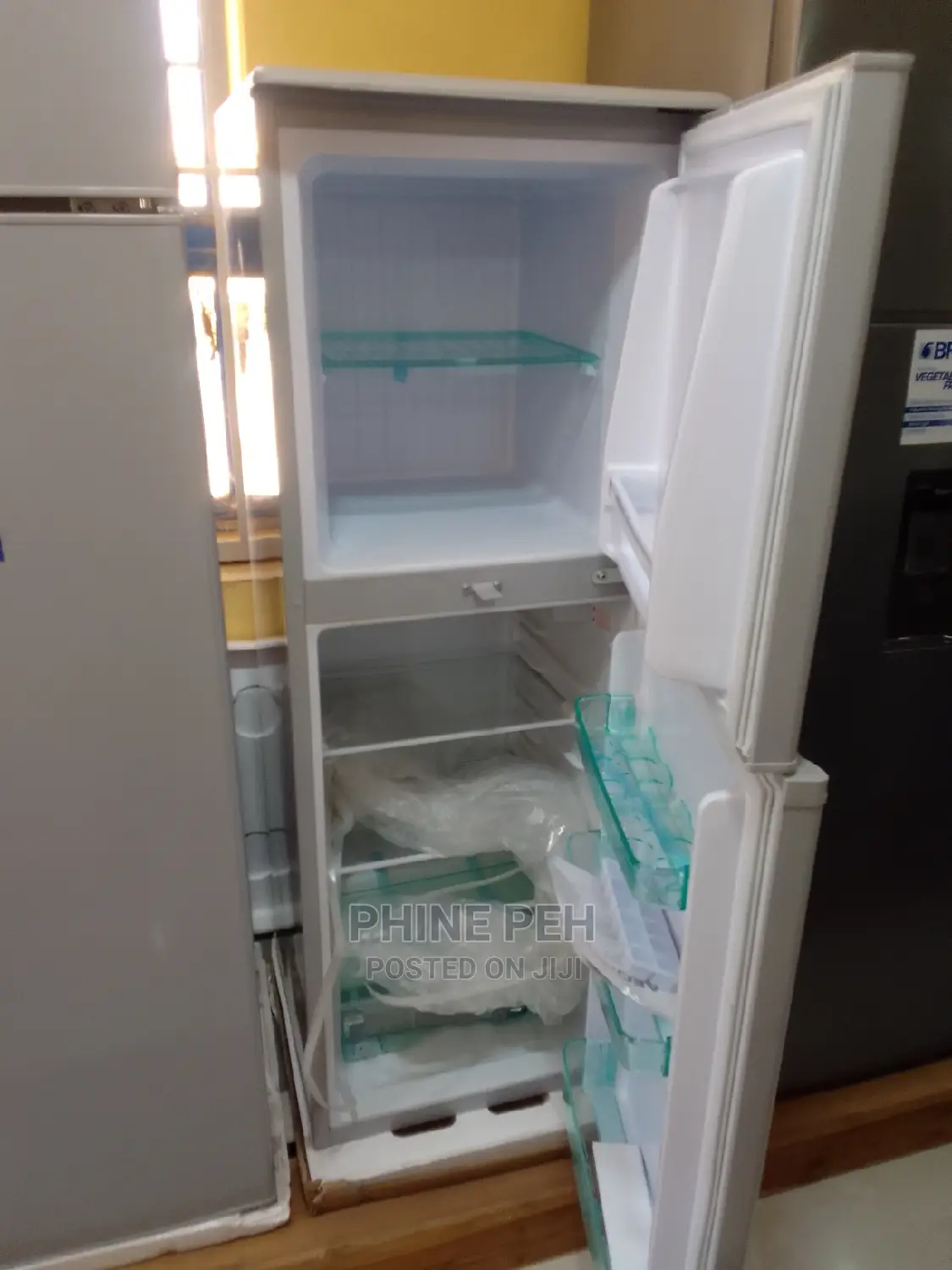 Aeon Refrigerator Half Freezer