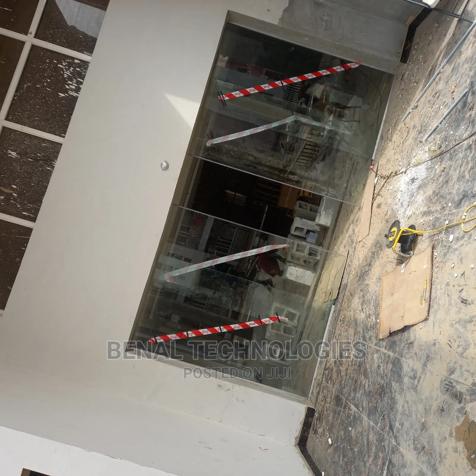 Solid Entrance Auto Door in Oron