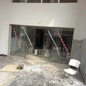 Top Grade Auto Entrance Door in Awka