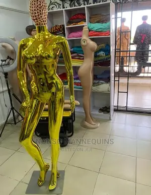 Size 12 Female Gold Chrome Mannequin With Basket Head