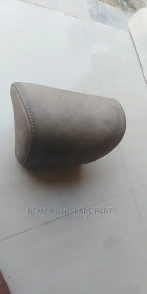 Toyota Head Rest for Highlander Corolla Rav4 Camry Venza 1m