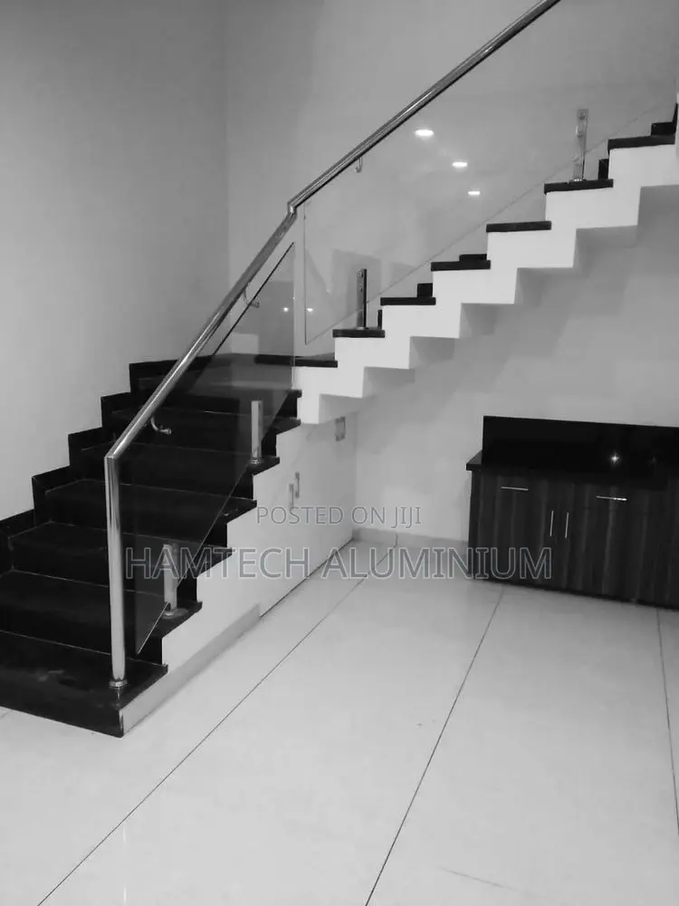 10mm Glass Staircase