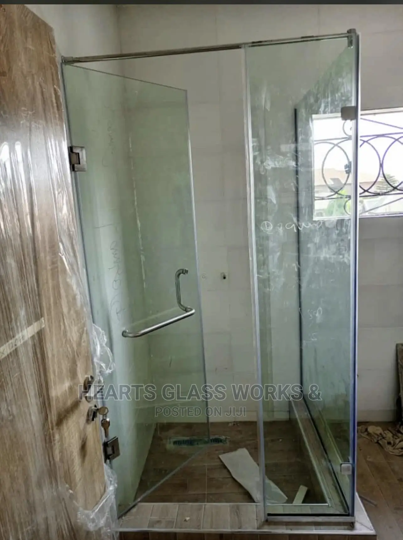 10mm Plain Tempered Shower Cubicle