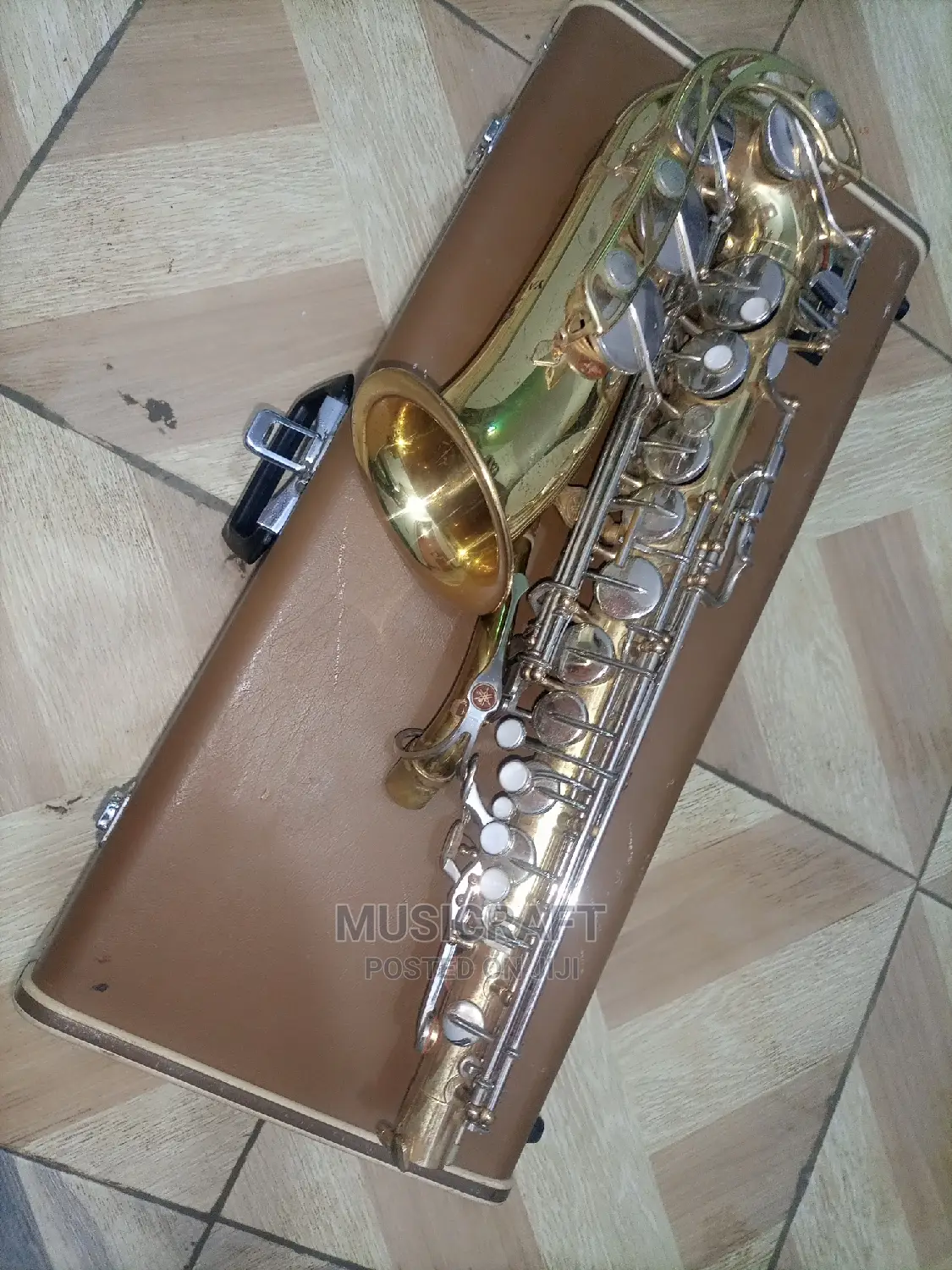 Yamaha Yas-21 Professional Saxophone