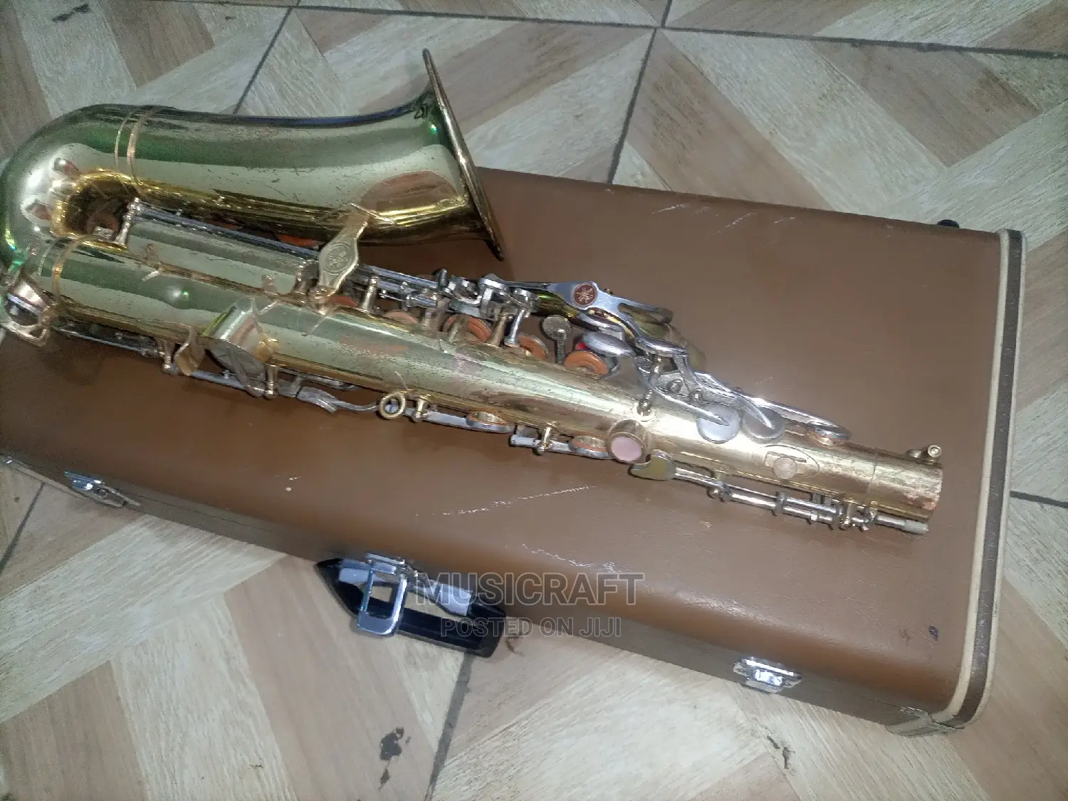 Yamaha Yas-21 Professional Saxophone