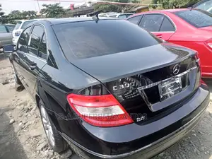 Mercedes-Benz C300 2010 Black