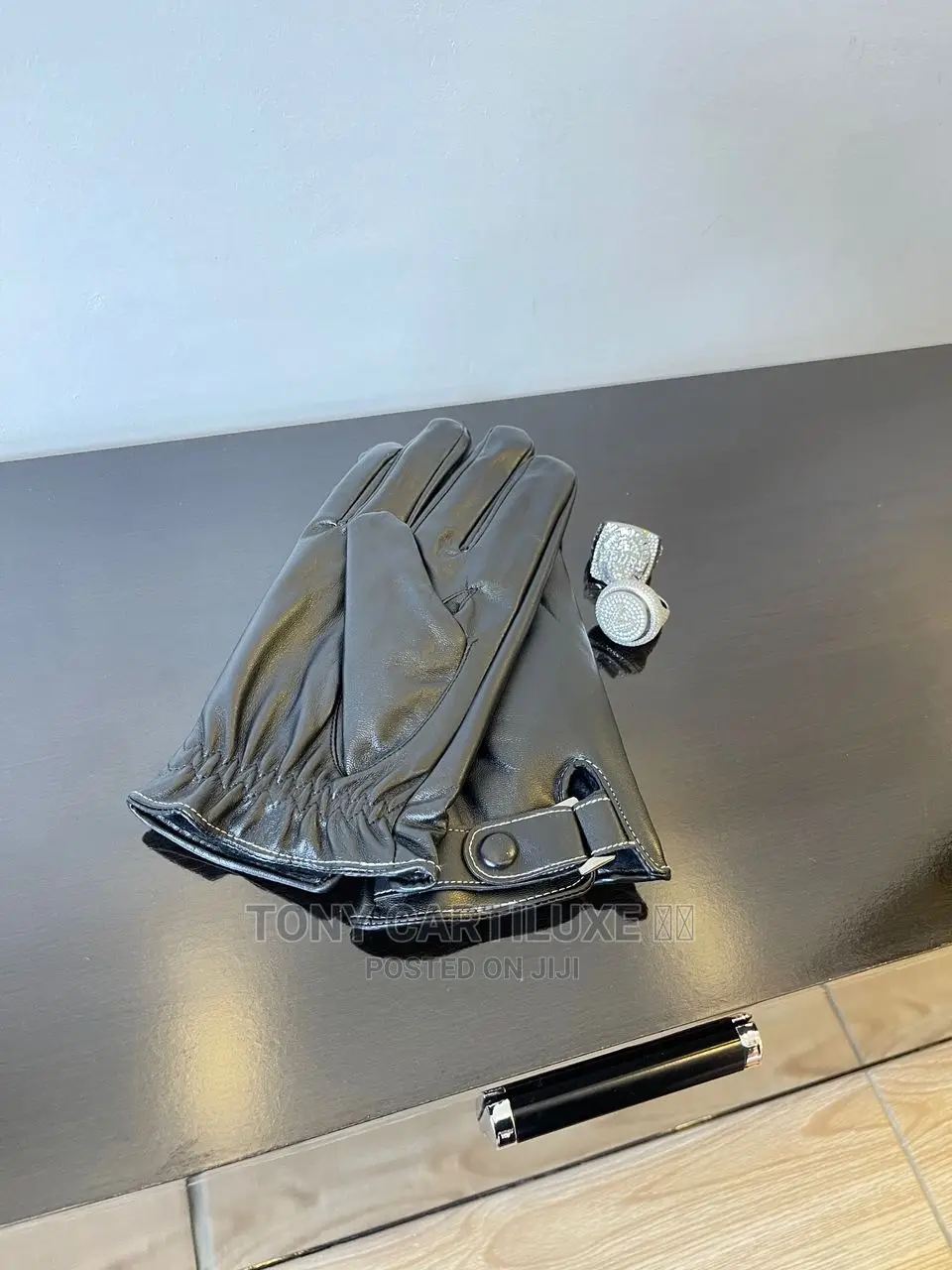 Designer Gloves
