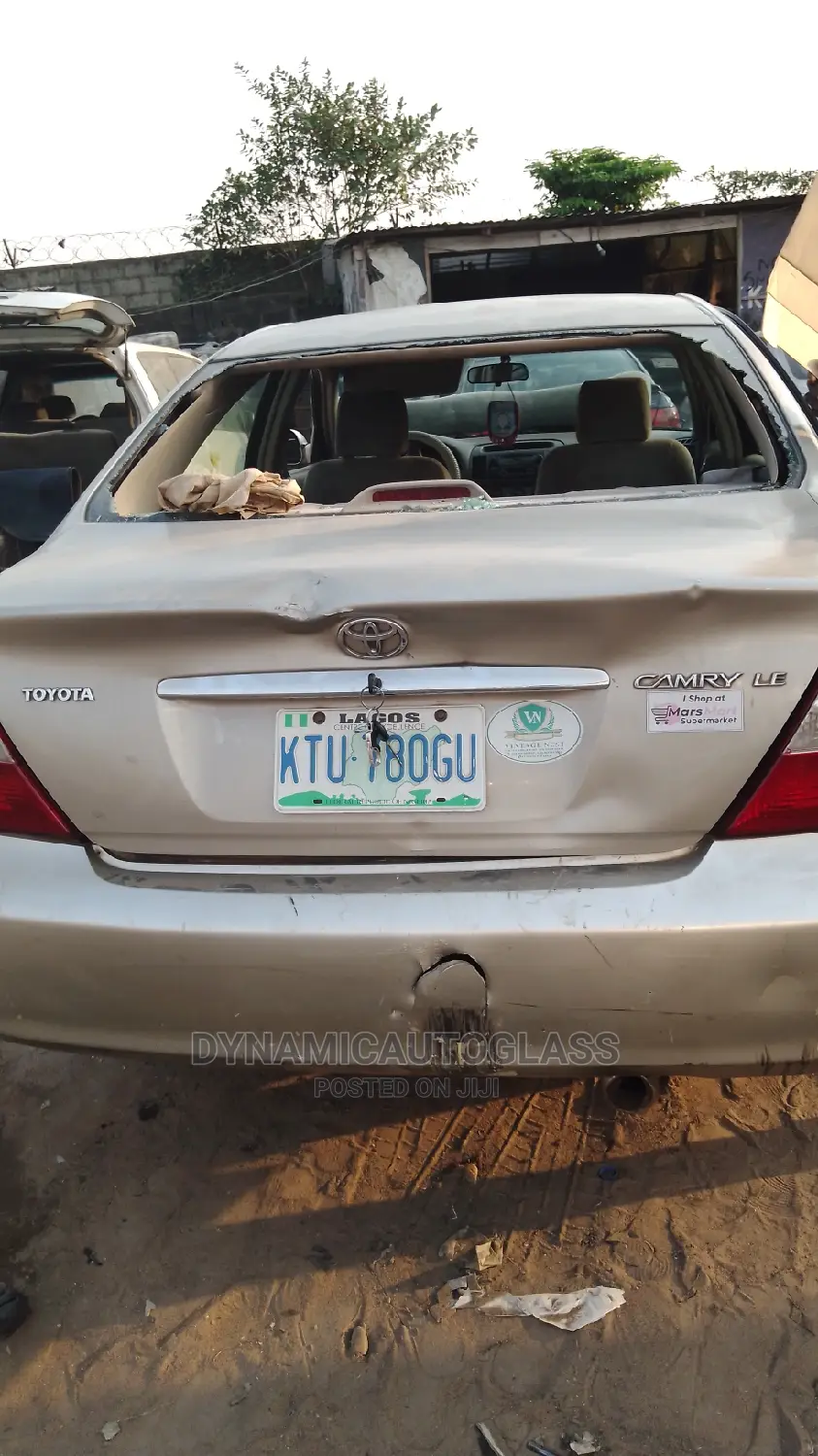 Camry 05 (Back) Windscreen