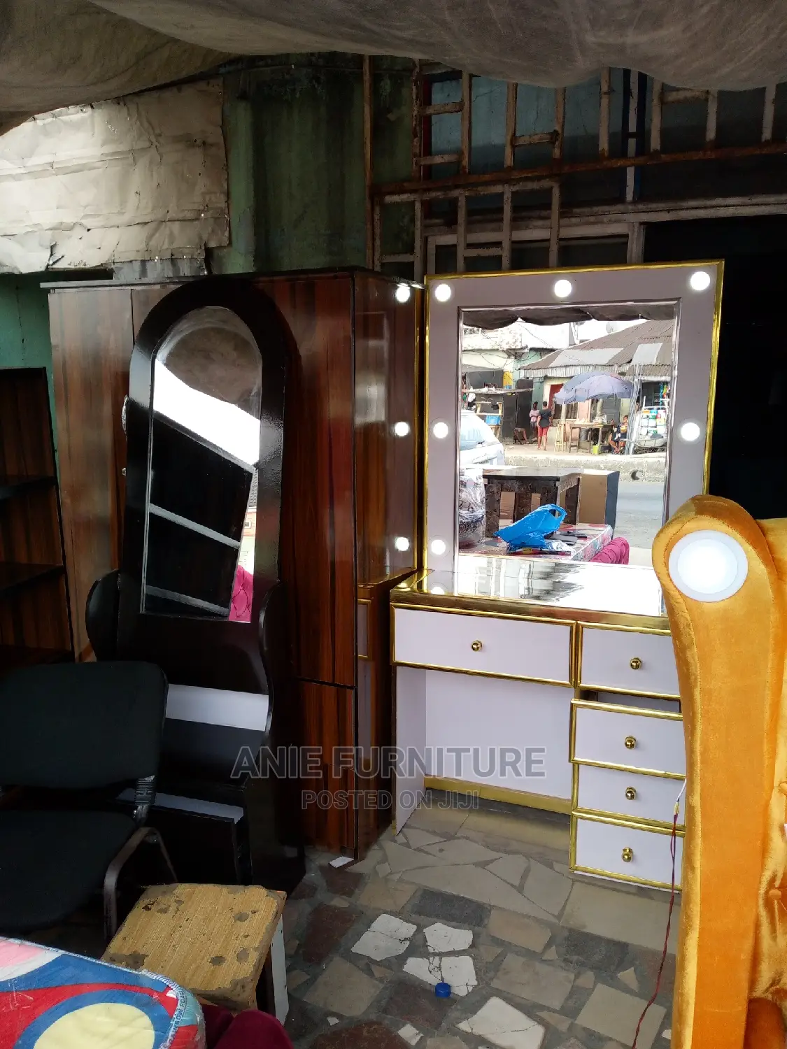Mirror at Affordable Price