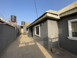 3bdrm Bungalow in Obasajo Road, Dutse-Alhaji for rent