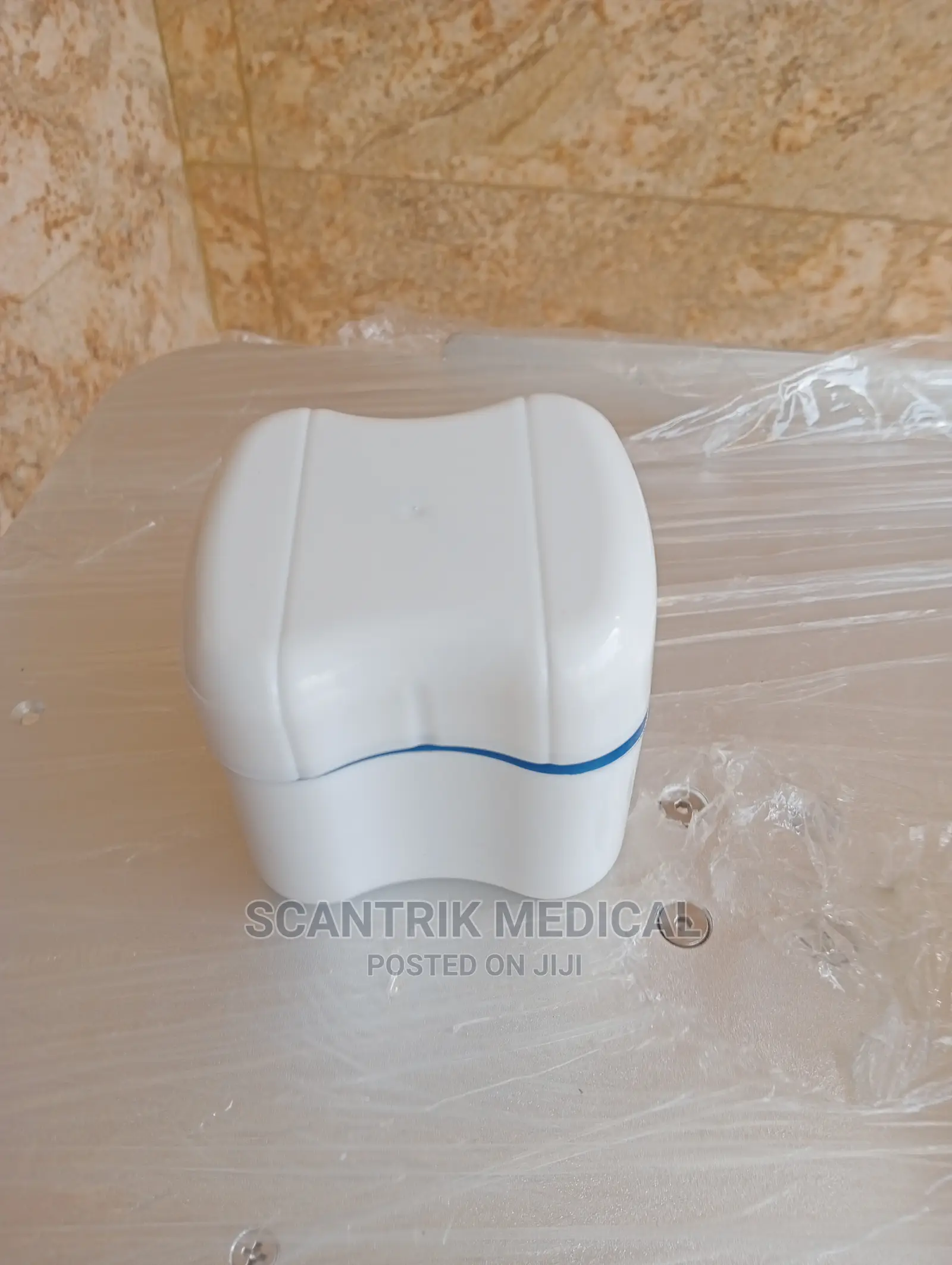 Denture Container With Retainer Cleaning