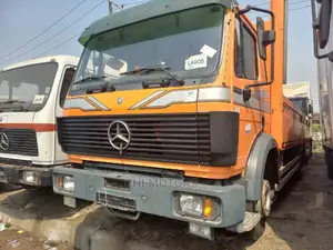 Mercedes-Benz Truck Pickup 1422 2010 Orange