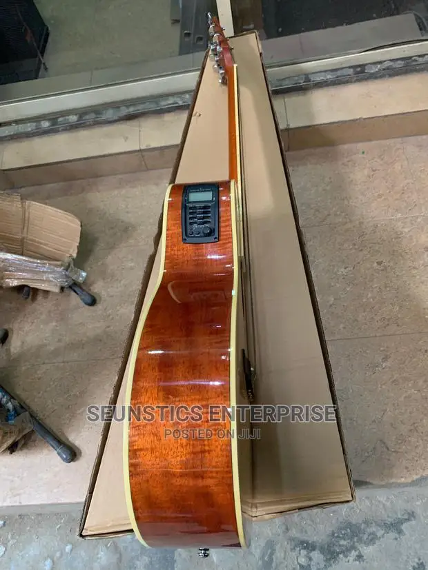 Quality Crafter Stage 55 Plus Electro Acoustic Guitar