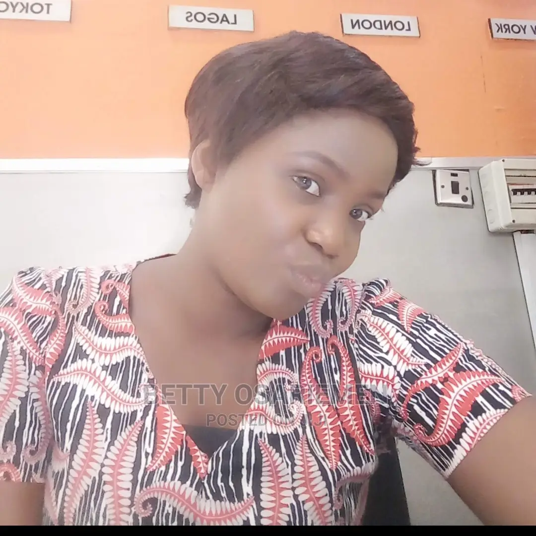 Receptionist