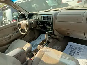 Toyota Tacoma 2002 Gold