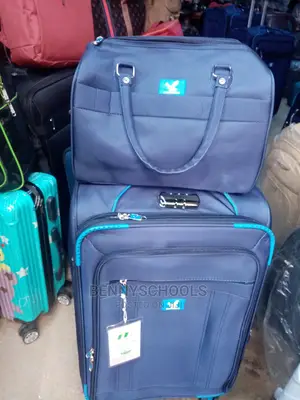 Medium Traveling Luggage Box With Kit