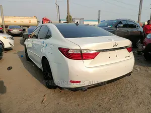 Lexus ES 350 FWD 2013 White