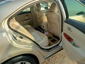 Lexus ES 350 2012 Gold