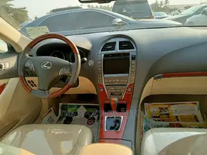 Lexus ES 350 2012 Gold