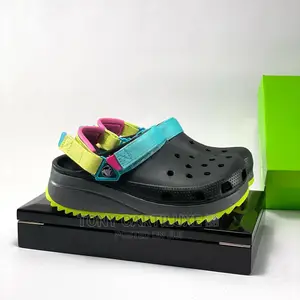 Wms Iconic Comfort Crocs Black