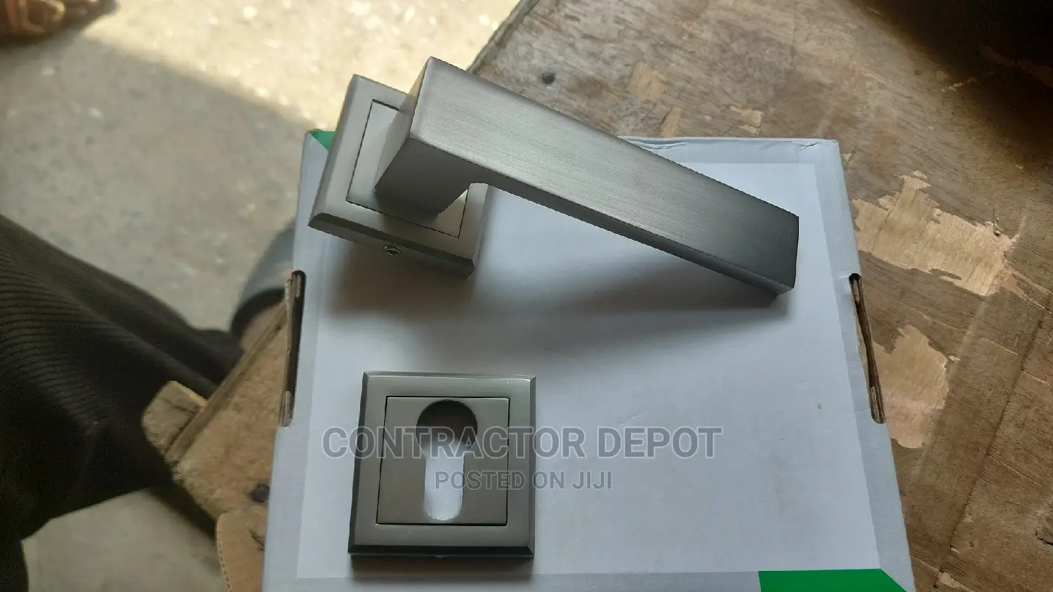 Separate Handle Square Head Lock