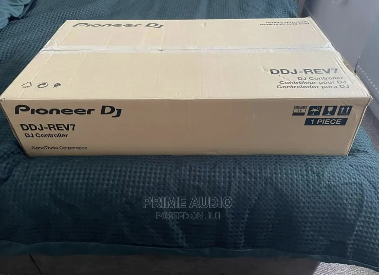 Pioneer Ddj Rev7 DJ Controller