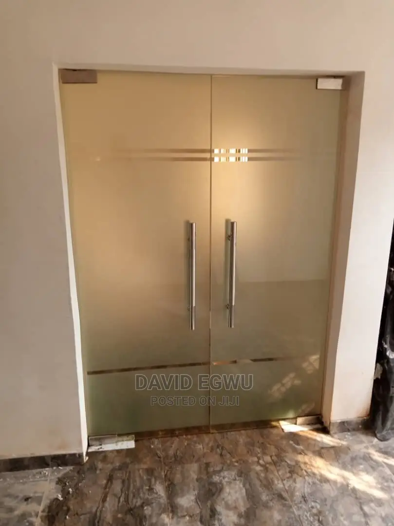 Frameless Glass Door