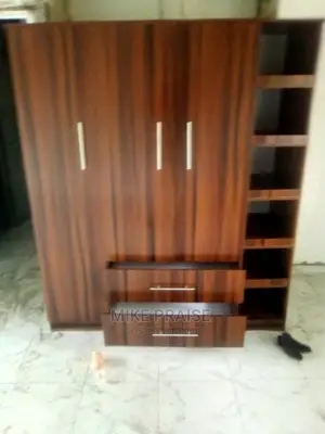 A Quality 5ft by 7ft Tall Wardrobe