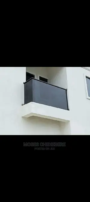 Glass Handrail (Tampered)