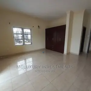 4bdrm Duplex in Banana Island for rent