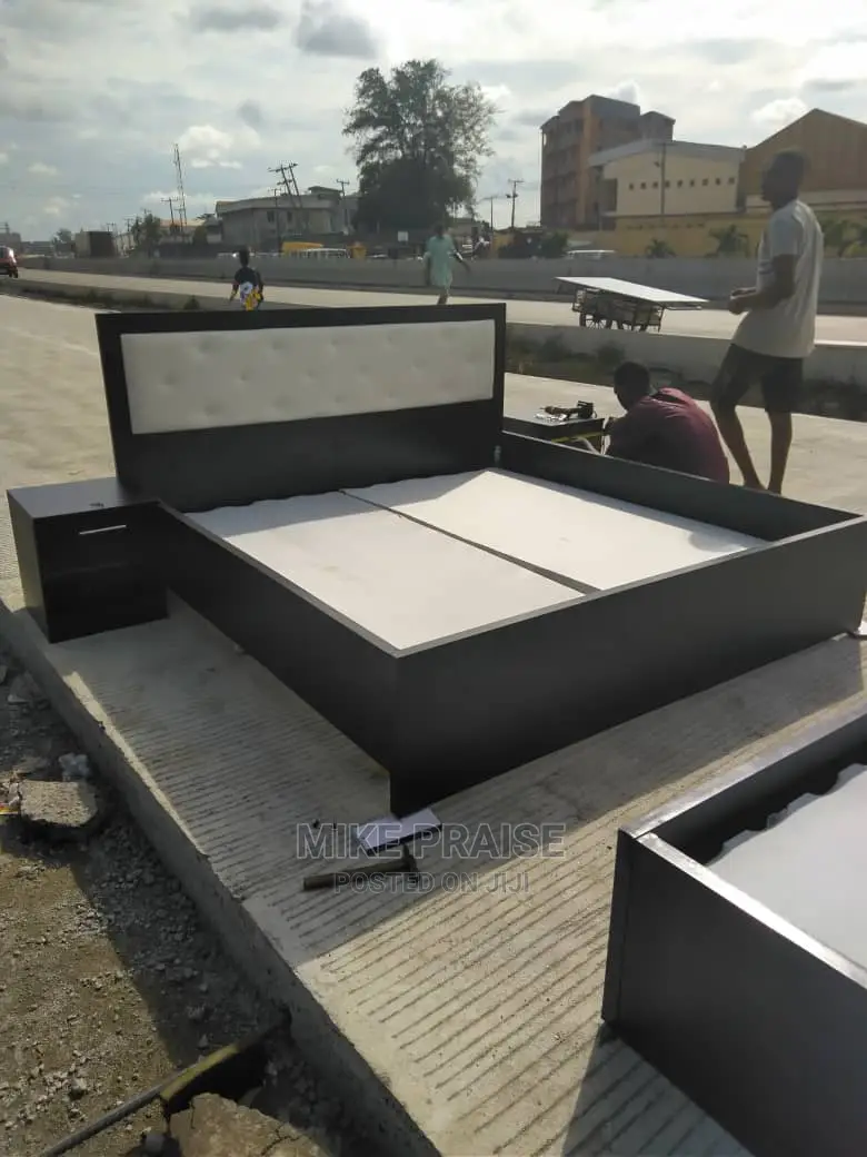 A Quality 6ft by 6ft Bedframe With Bedside Drawer