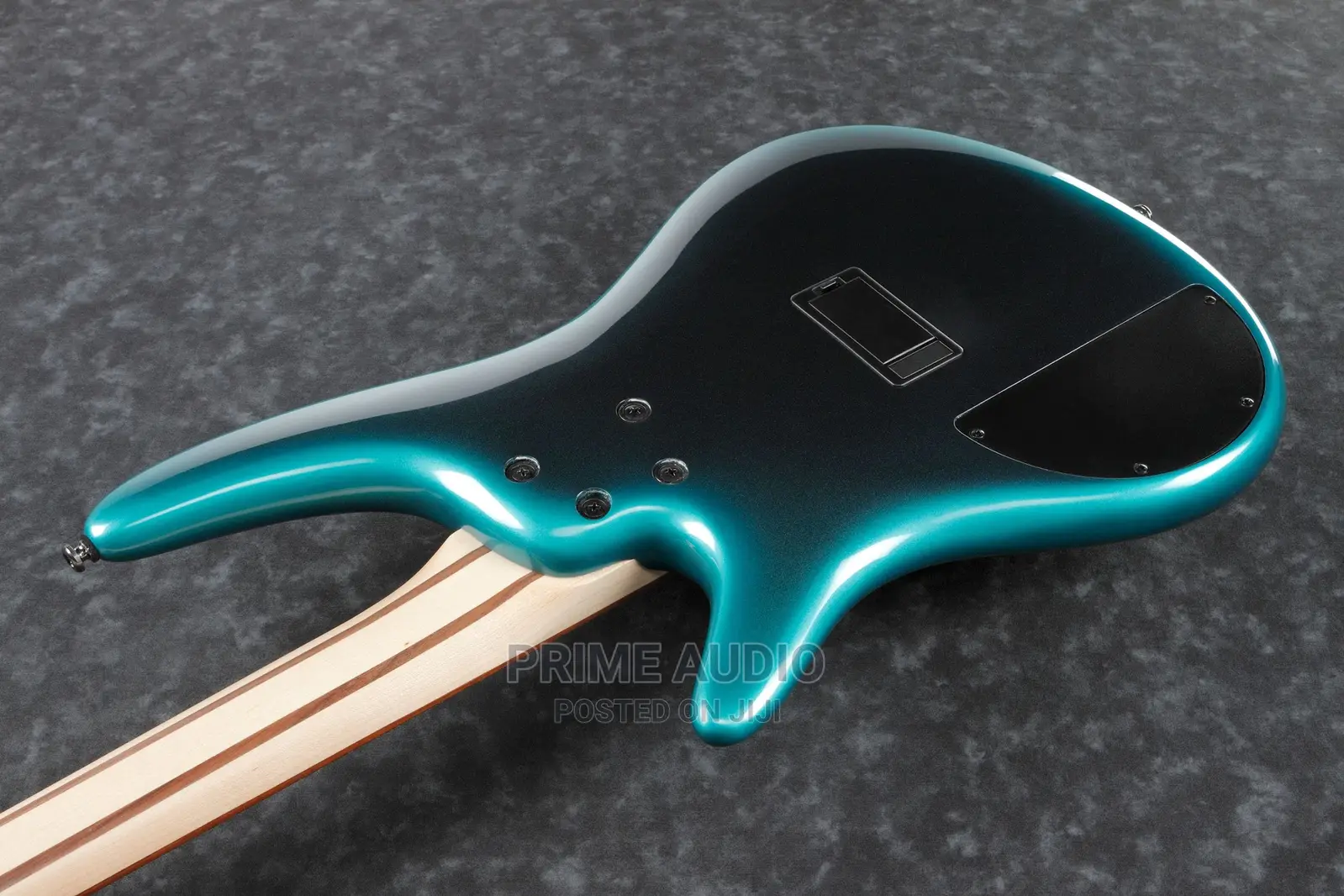Ibanez Sr305 5strings Active Bass Guitar
