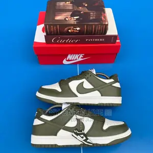 Nike Sb Dunk Low Pro “ Medium Oliver