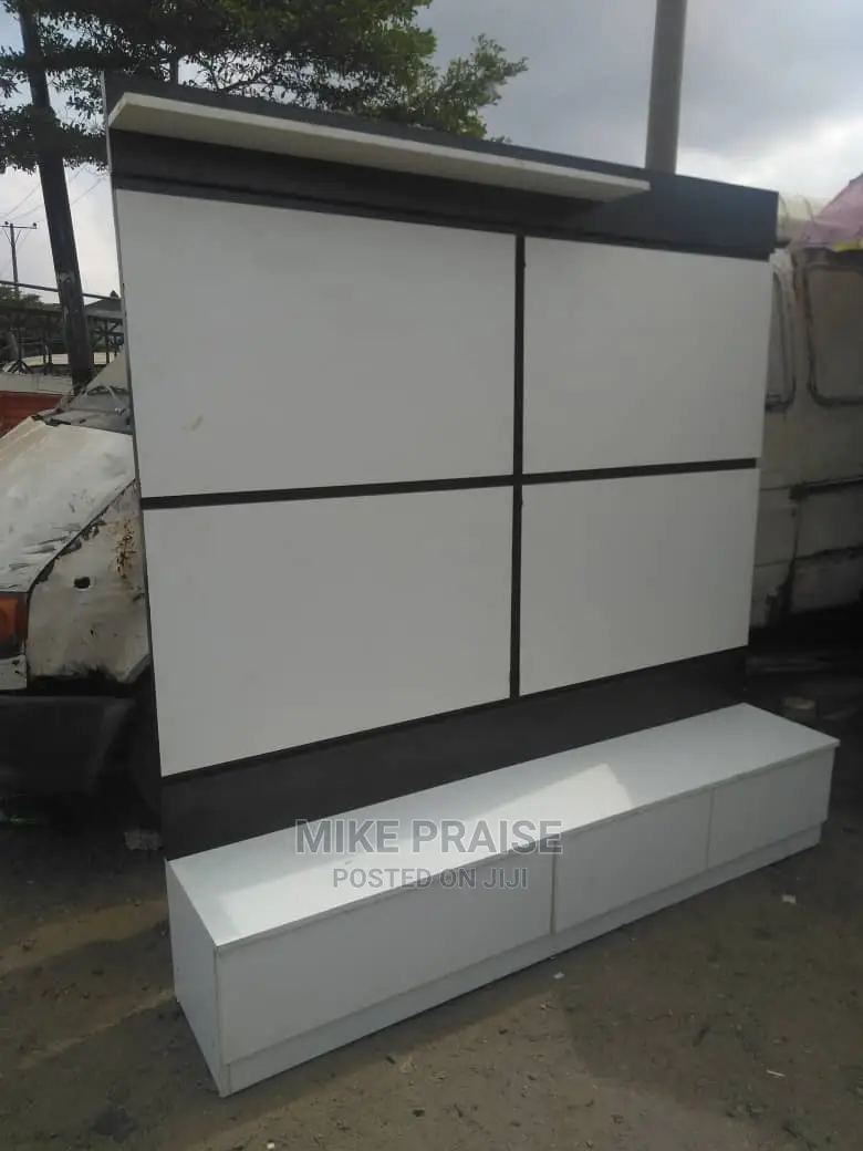 A Quality 6ft by 6ft TV Console