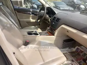 Mercedes-Benz C300 2011 Black