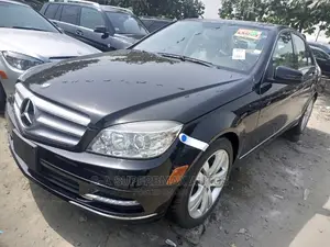 Mercedes-Benz C300 2011 Black