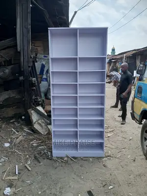 A Quality 3ft by 6ft Shoe Rack