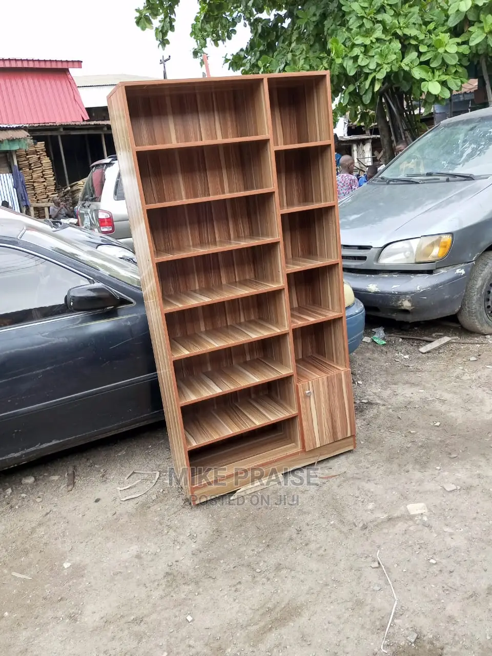A Quality 3ft by 6ft Shoe Rack