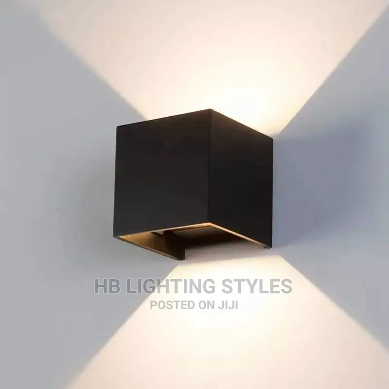 Outdoor Wall Light
