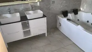 3bdrm Block of Flats in Maitama for rent