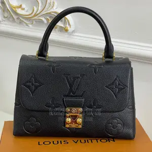 Original LOUIS VUITTON Shoulder Bags Available in Store