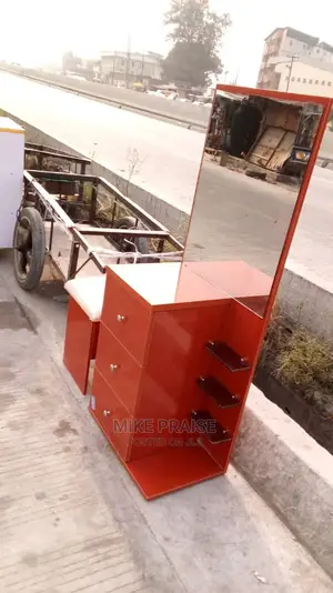 A Quality and Affordable Dressing Mirror