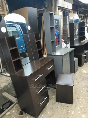 A Quality and Affordable Dressing Mirror